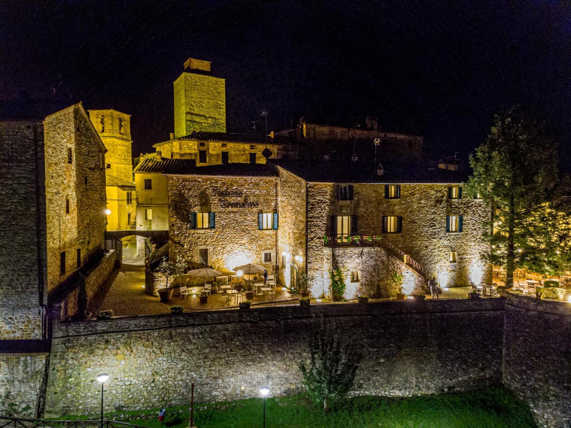 Palazzo Brandano Hotel Petroio Exterior photo