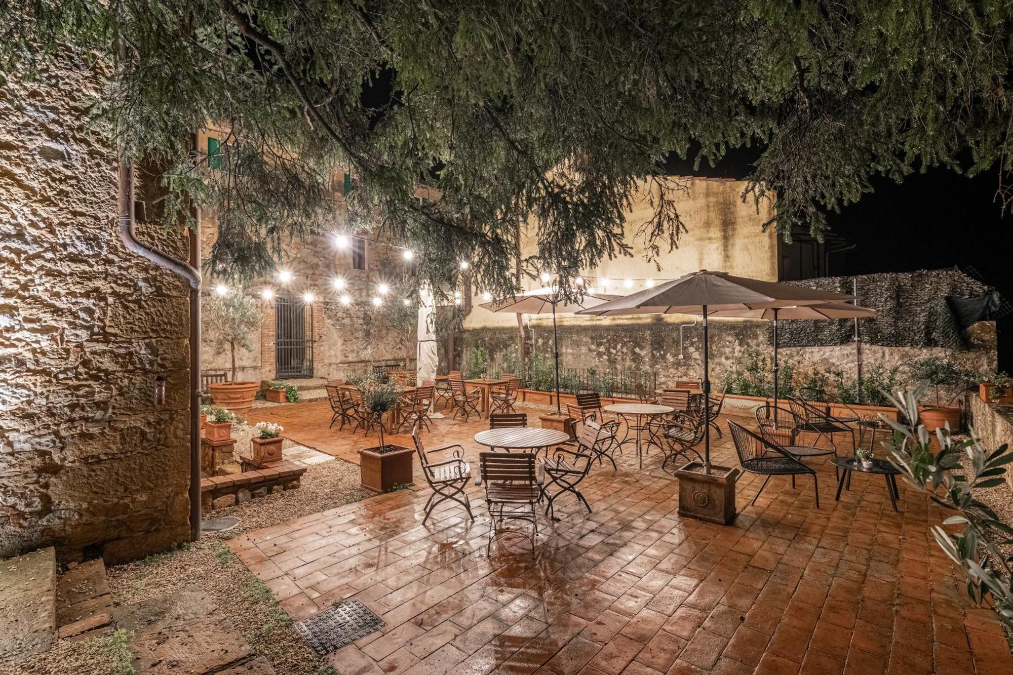 Palazzo Brandano Hotel Petroio Exterior photo